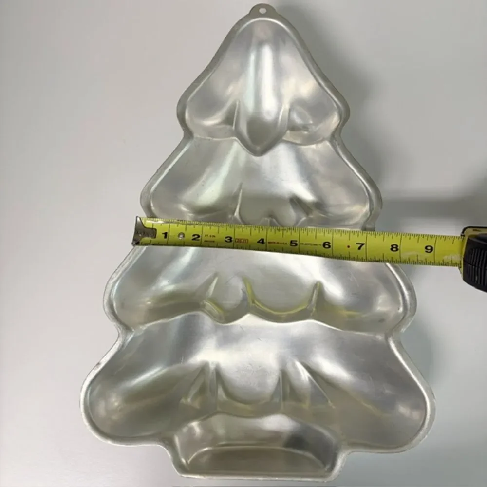Vintage 1986 Wilton Christmas Tree Cake Pan 2105-9410 Aluminum 14 Inch